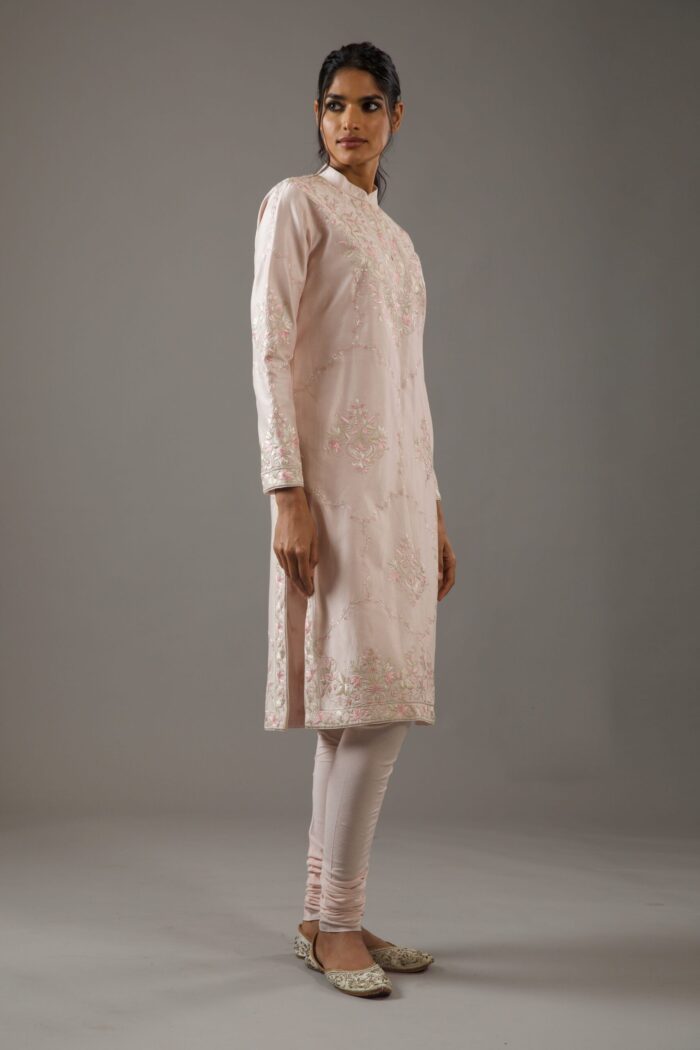 CHANDERI SILK RELAX FIT POWDER PINK EMBROIDERY KURTA SET WITH CRINKLE DUPATTA - Image 3