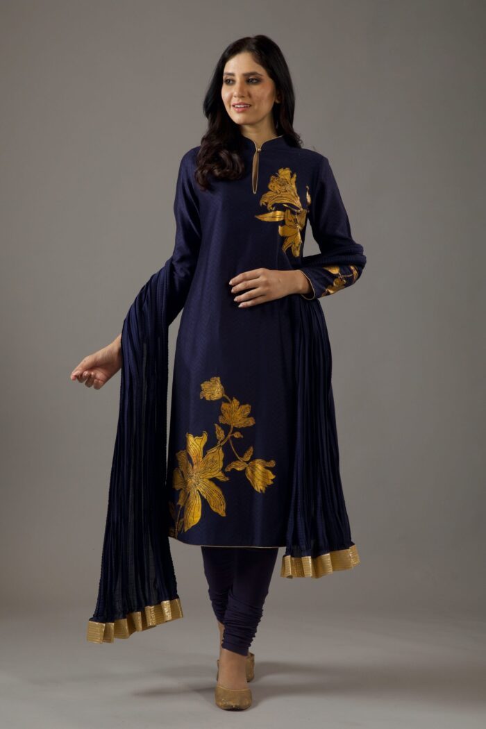 CHANDERI SILK WITH GOLD FOIL PRINT ON KURTA WITH CRINKLE DUPATTA AND CHURIDAR