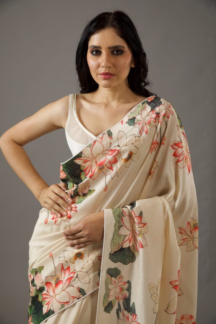 IVORY SILK CHANDERI SAREE WITH DIGITAL PRINT. - Image 3